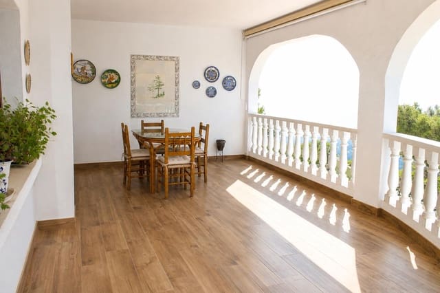 5 bedroom Villa for sale in Oliva - € 530,000 (Ref: 10009223)