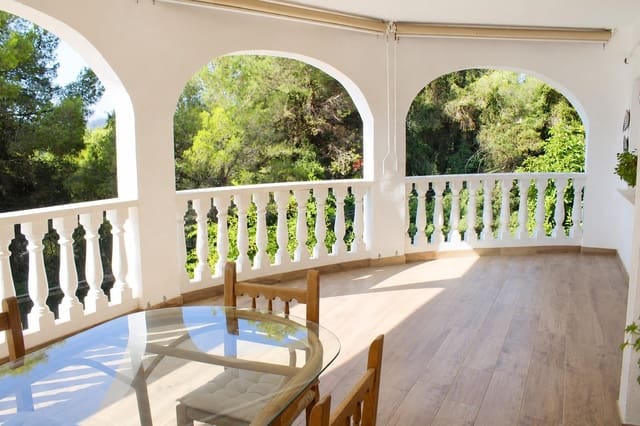 5 bedroom Villa for sale in Oliva - € 530,000 (Ref: 10009223)