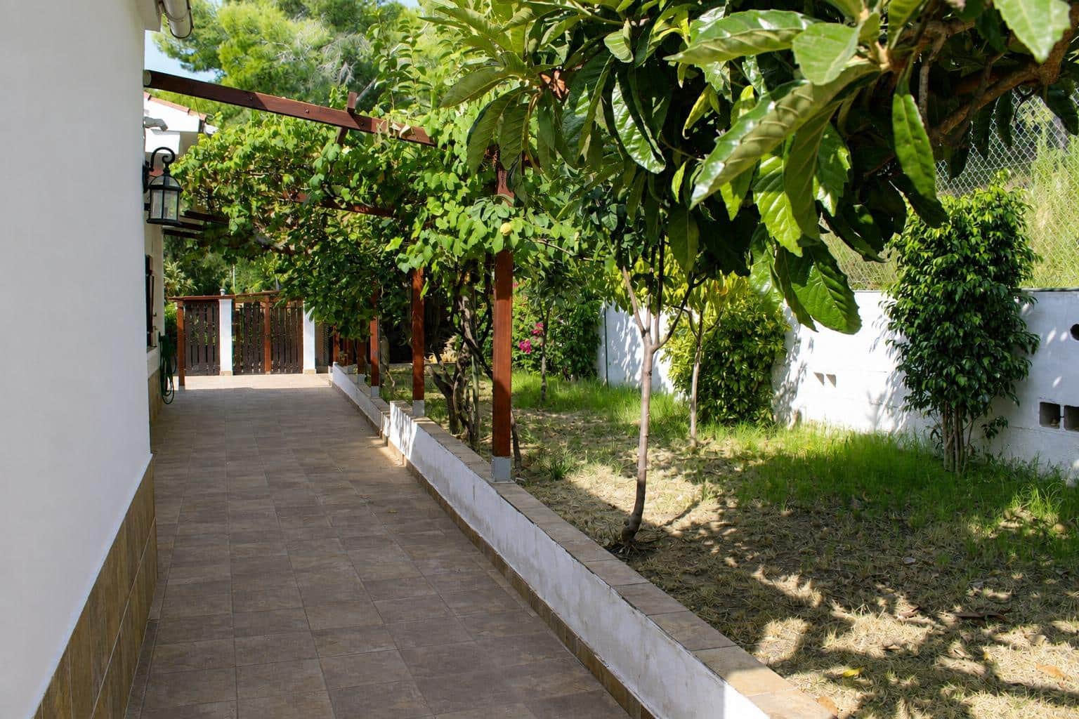 5 bedroom Villa for sale in Oliva - € 530,000 (Ref: 10009223)
