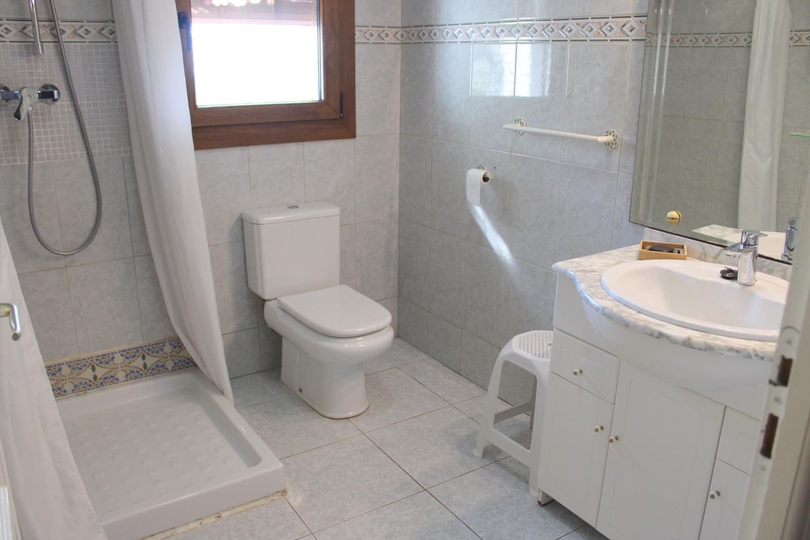5 bedroom Villa for sale in Oliva - € 530,000 (Ref: 10009223)