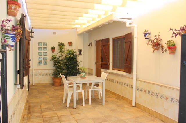 5 bedroom Villa for sale in Oliva - € 530,000 (Ref: 10009223)