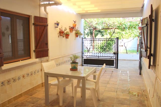 5 bedroom Villa for sale in Oliva - € 530,000 (Ref: 10009223)
