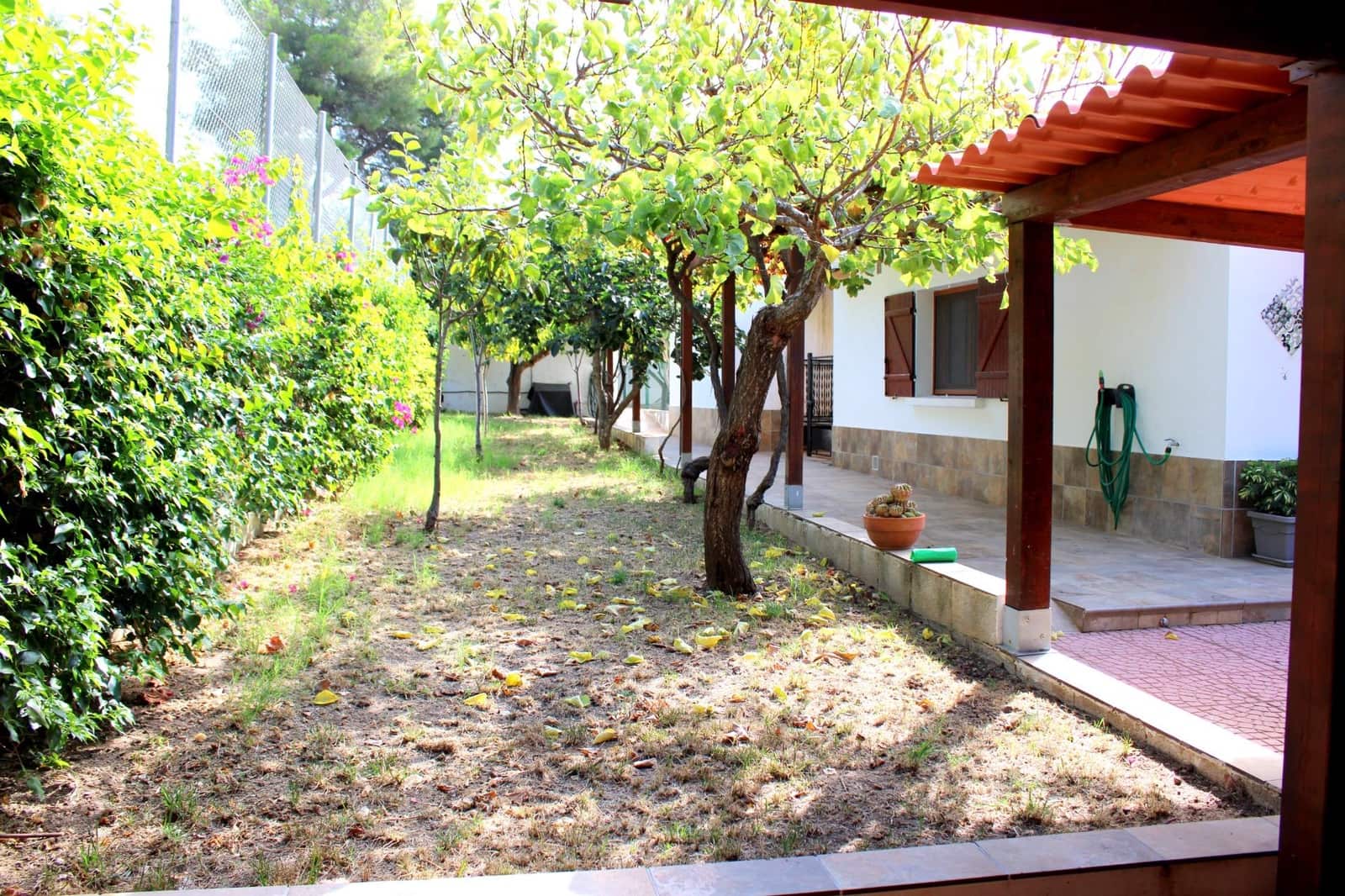 5 bedroom Villa for sale in Oliva - € 530,000 (Ref: 10009223)