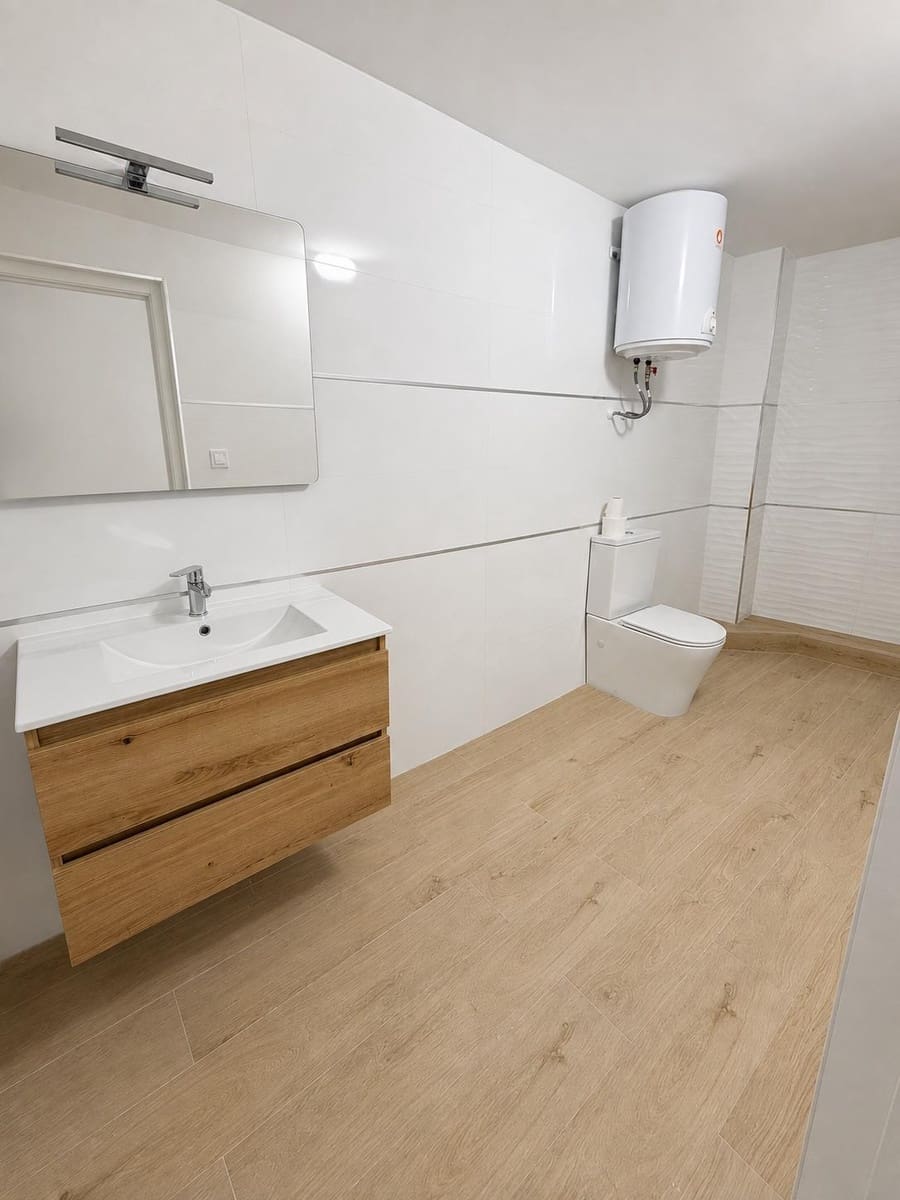 Local Commercial à louer à Oliva - 600 € (Ref: 10017628)