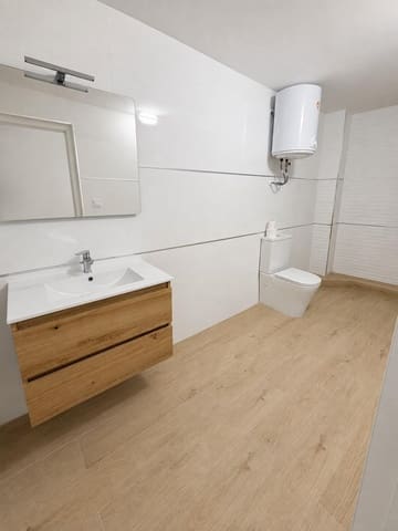 Local Commercial à louer à Oliva Pueblo, Oliva - 600 € (Ref: 10017628)
