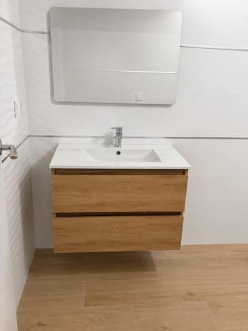 Local Commercial à louer à Oliva Pueblo, Oliva - 600 € (Ref: 10017628)