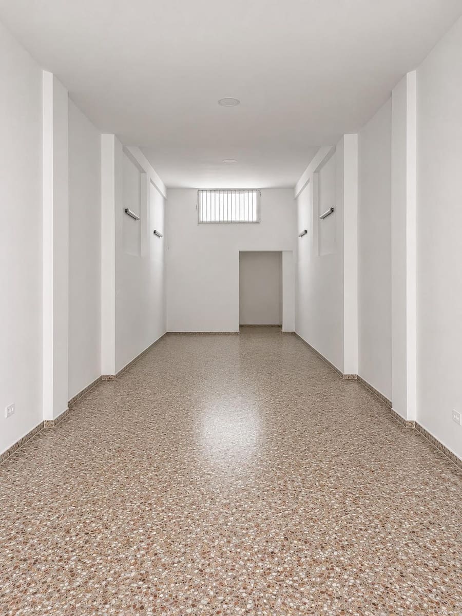 Local Commercial à louer à Oliva - 600 € (Ref: 10017628)