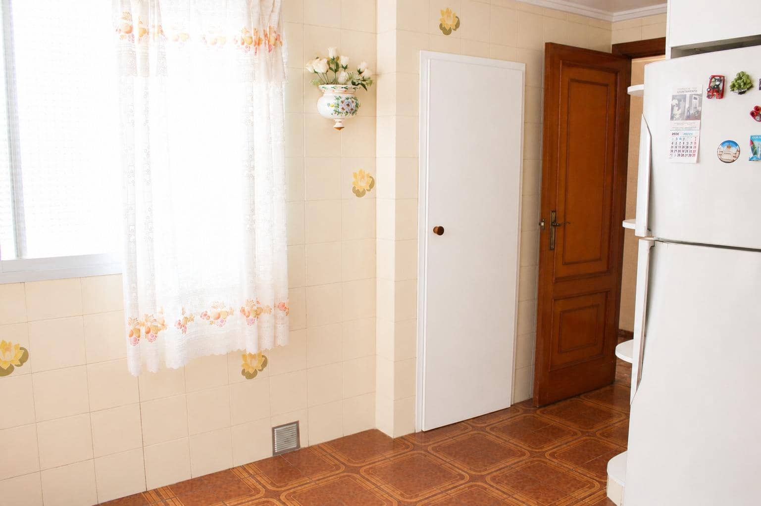 8 sovrum Lägenhet till salu i Oliva - 311 000 € (Ref: 10041259)