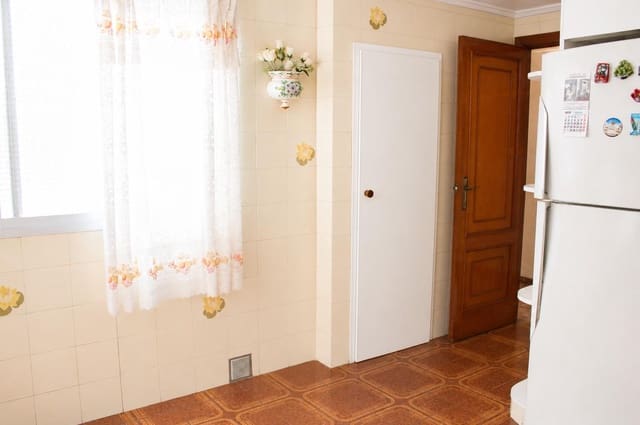 8 sovrum Lägenhet till salu i Oliva Pueblo, Oliva - 311 000 € (Ref: 10041259)