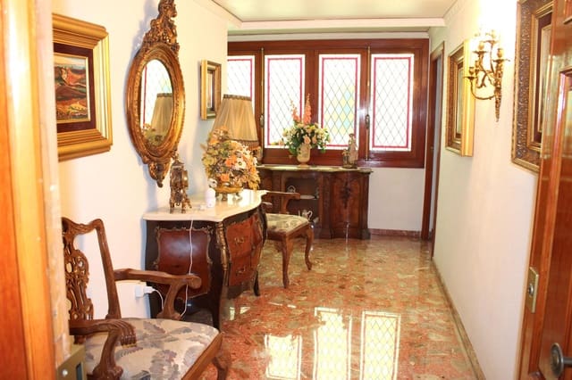 8 sovrum Lägenhet till salu i Oliva Pueblo, Oliva - 311 000 € (Ref: 10041259)