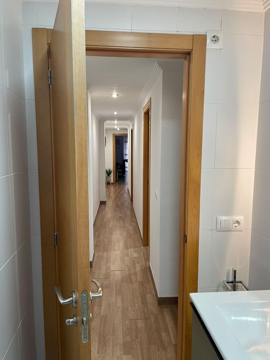 2 soveværelse Lejlighed til leje i Oliva - € 850 (Ref: 10098567)