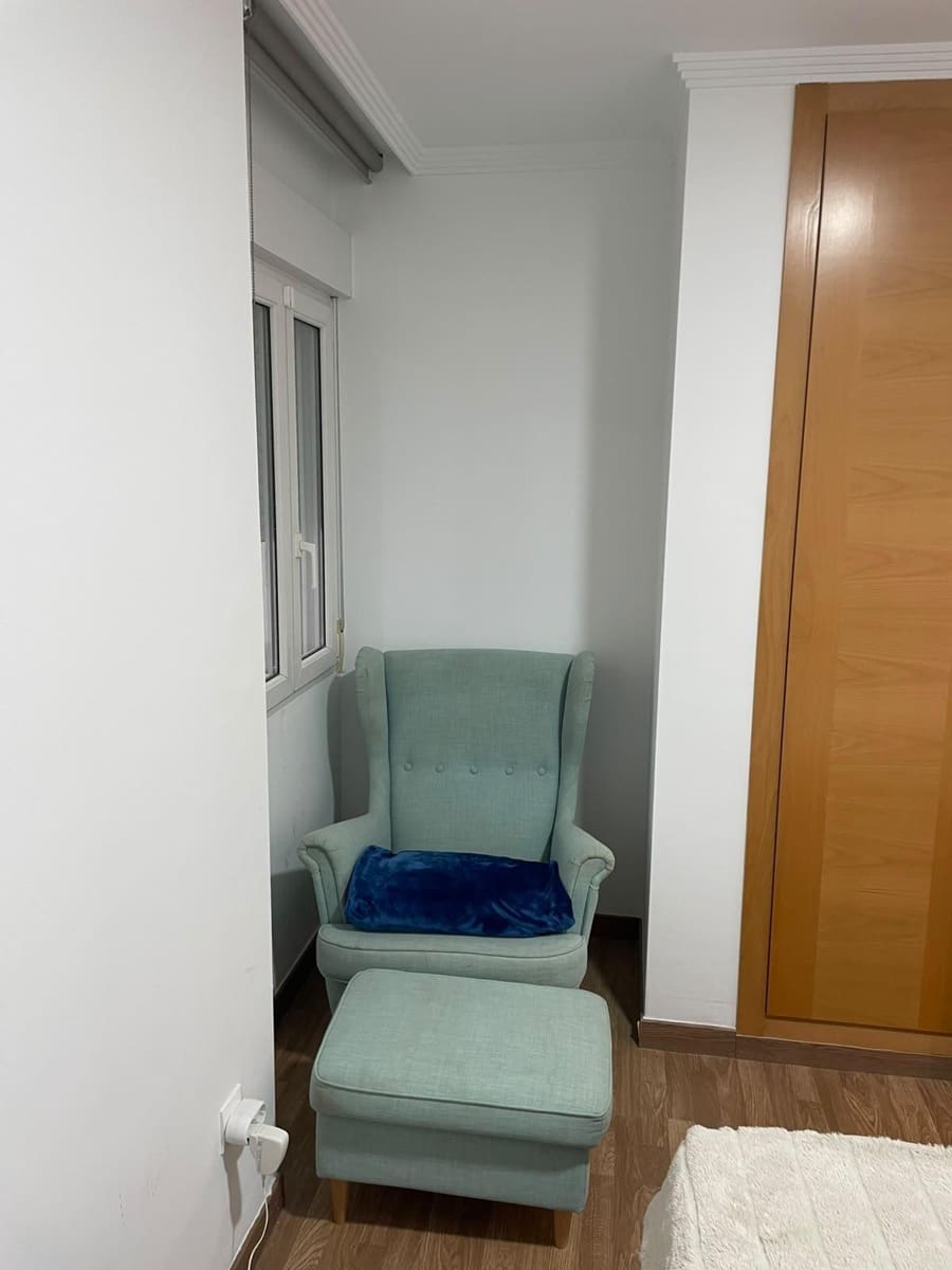 2 soveværelse Lejlighed til leje i Oliva - € 850 (Ref: 10098567)