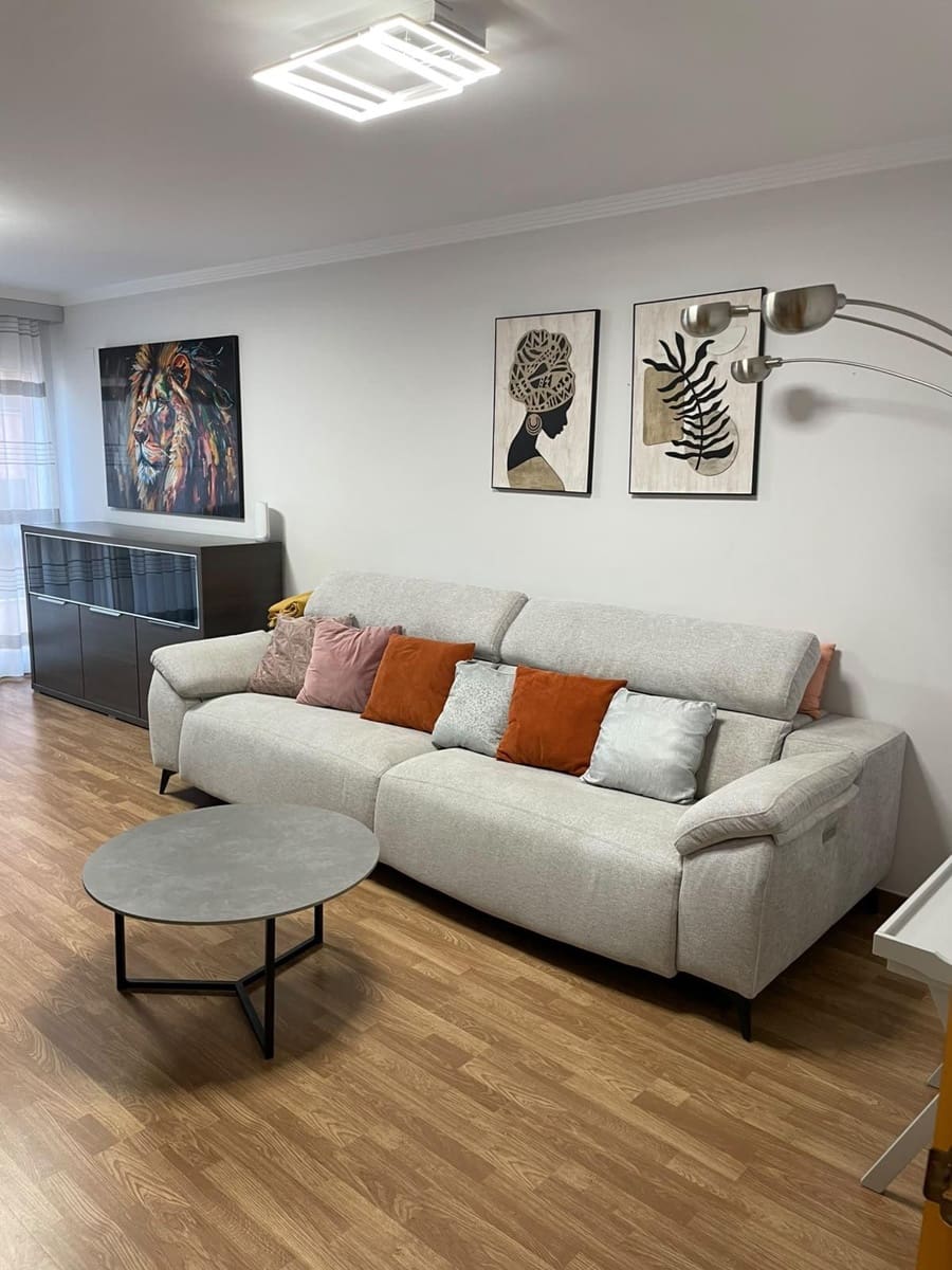 2 soveværelse Lejlighed til leje i Oliva - € 850 (Ref: 10098567)