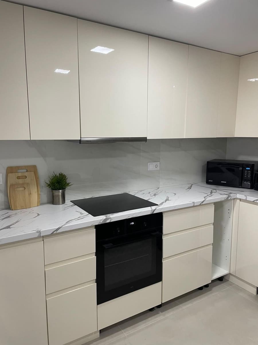 2 soveværelse Lejlighed til leje i Oliva - € 850 (Ref: 10098567)