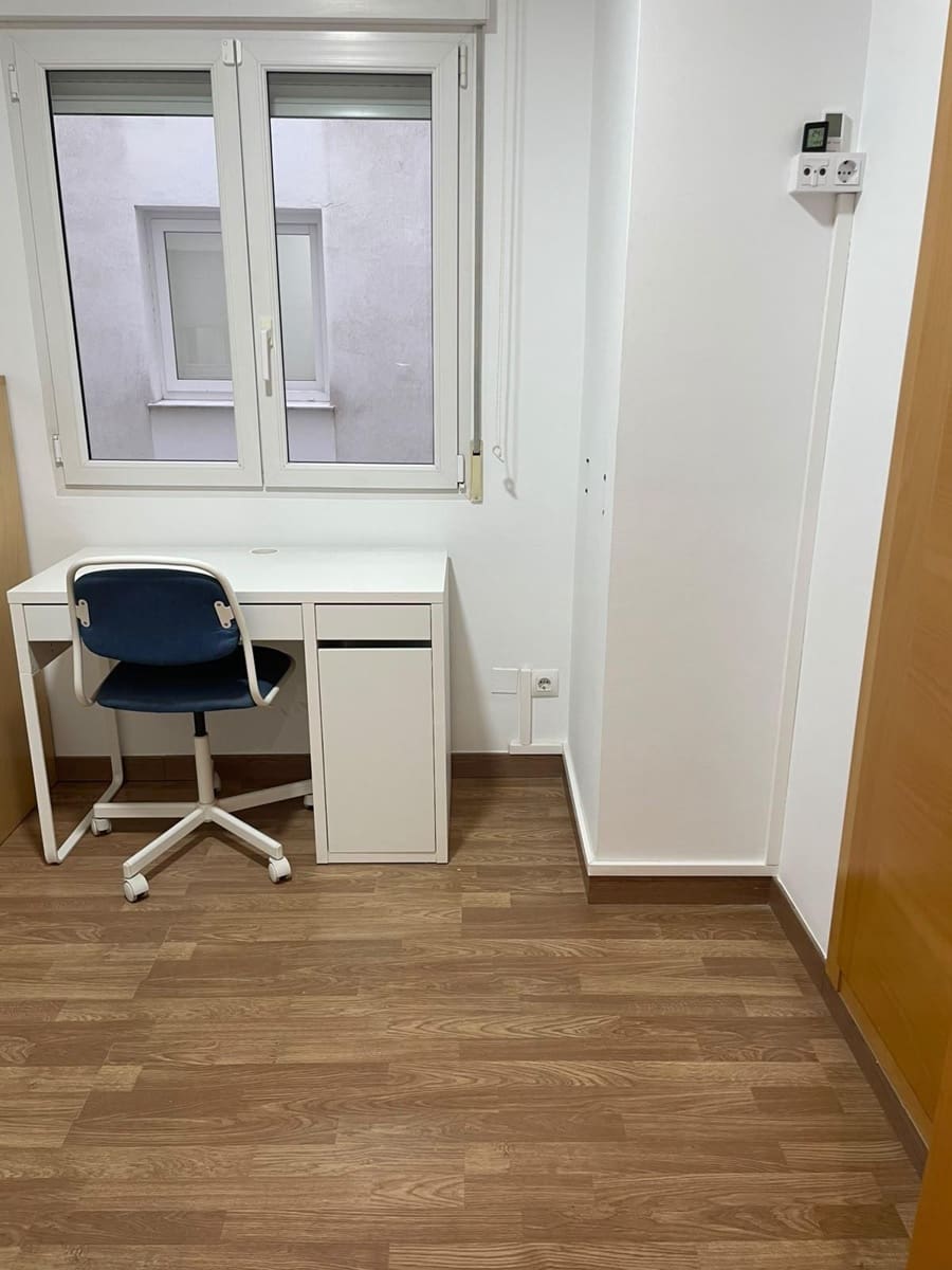 2 soveværelse Lejlighed til leje i Oliva - € 850 (Ref: 10098567)