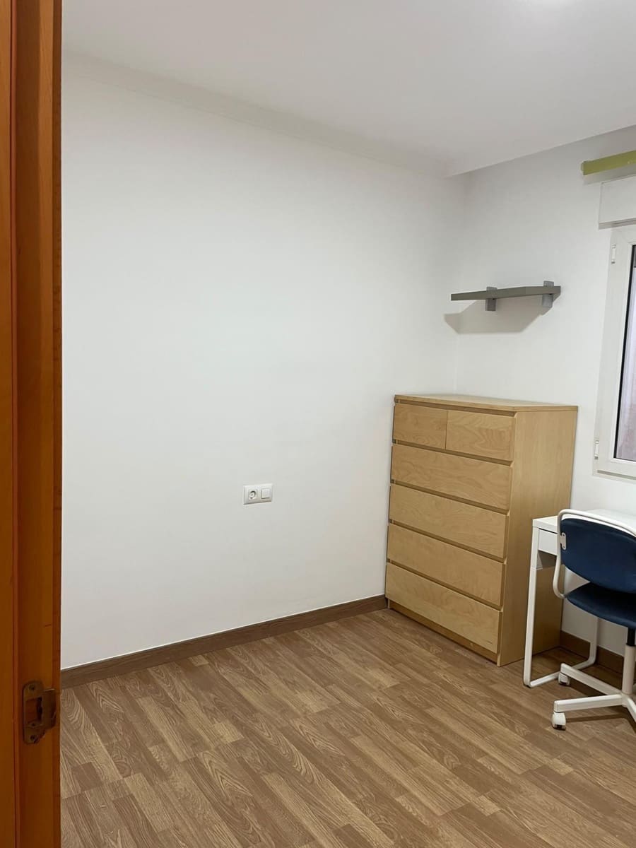 2 soveværelse Lejlighed til leje i Oliva - € 850 (Ref: 10098567)