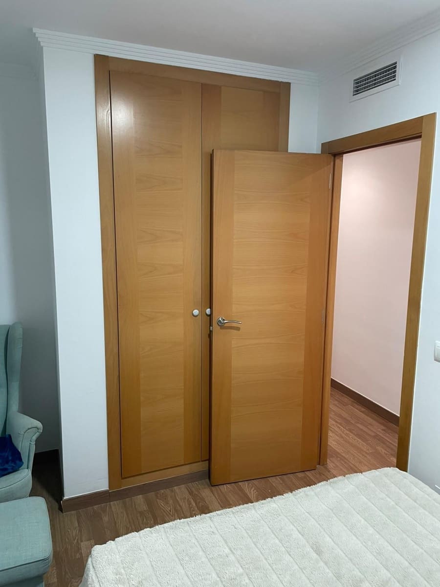 2 soveværelse Lejlighed til leje i Oliva - € 850 (Ref: 10098567)