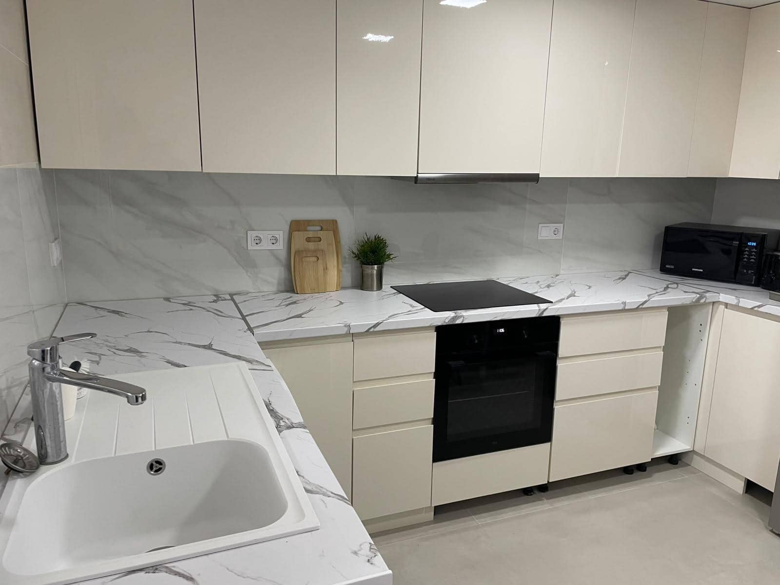 2 soveværelse Lejlighed til leje i Oliva - € 850 (Ref: 10098567)
