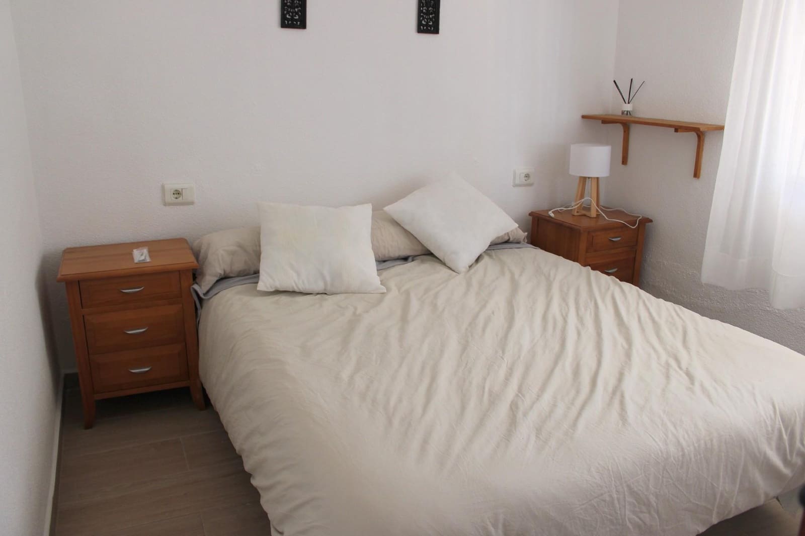 3 soveværelse Villa til leje i Oliva med garage - € 950 (Ref: 8293484)