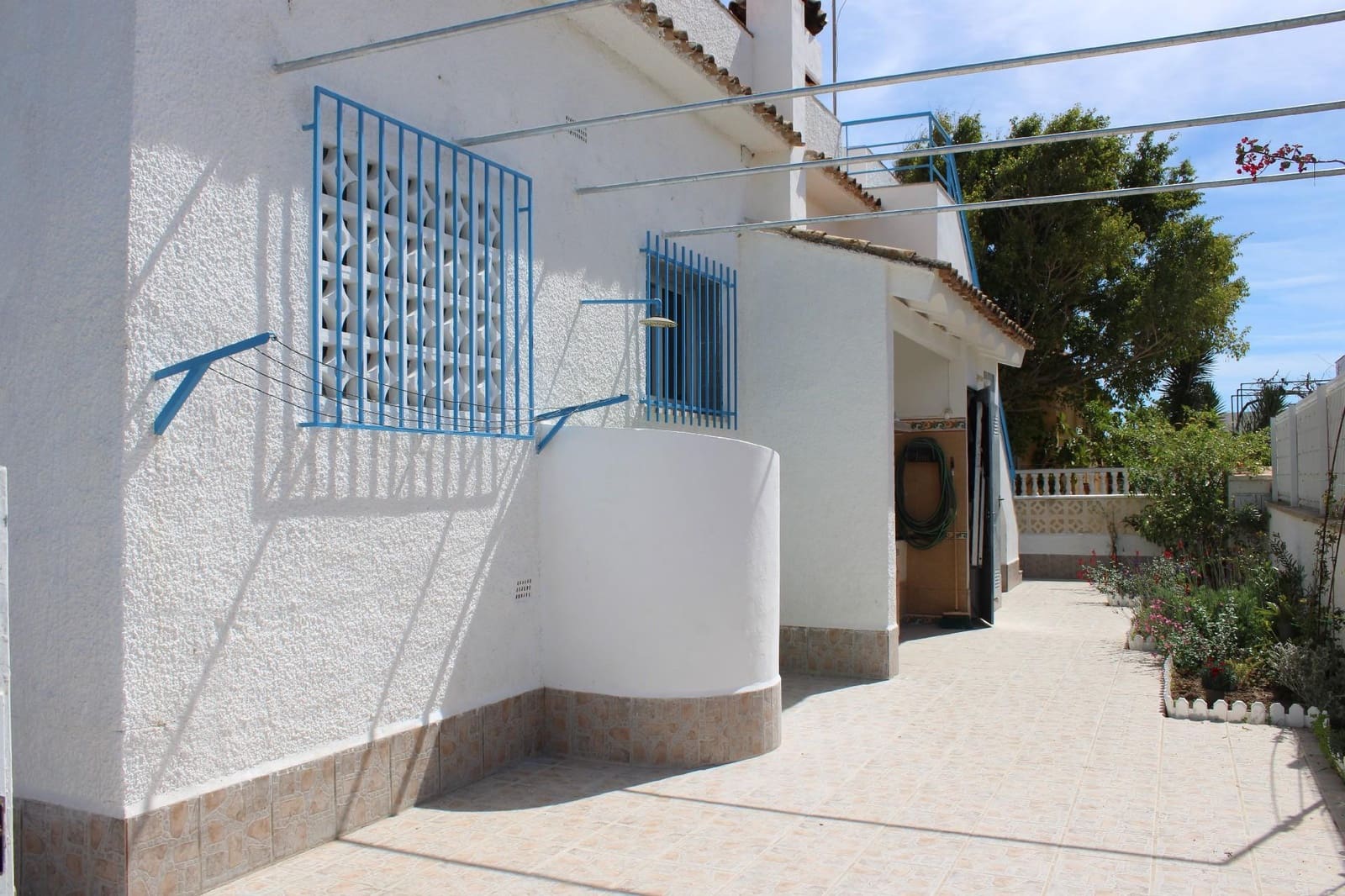 3 soveværelse Villa til leje i Oliva med garage - € 950 (Ref: 8293484)