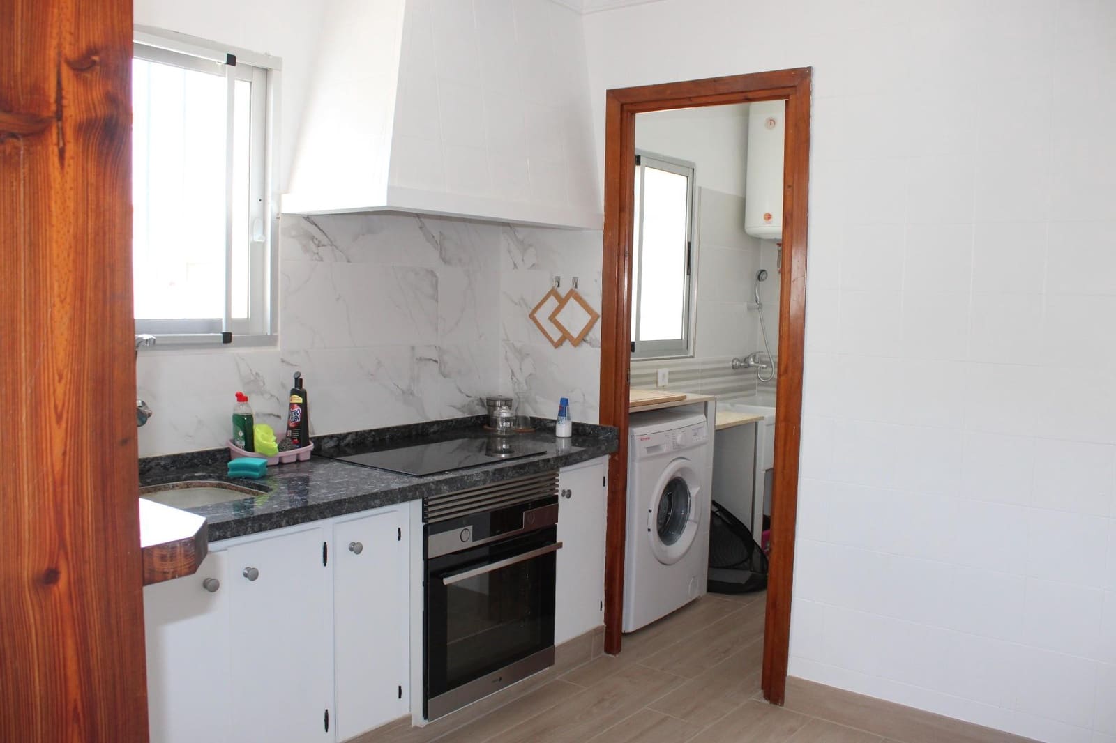 3 soveværelse Villa til leje i Oliva med garage - € 950 (Ref: 8293484)