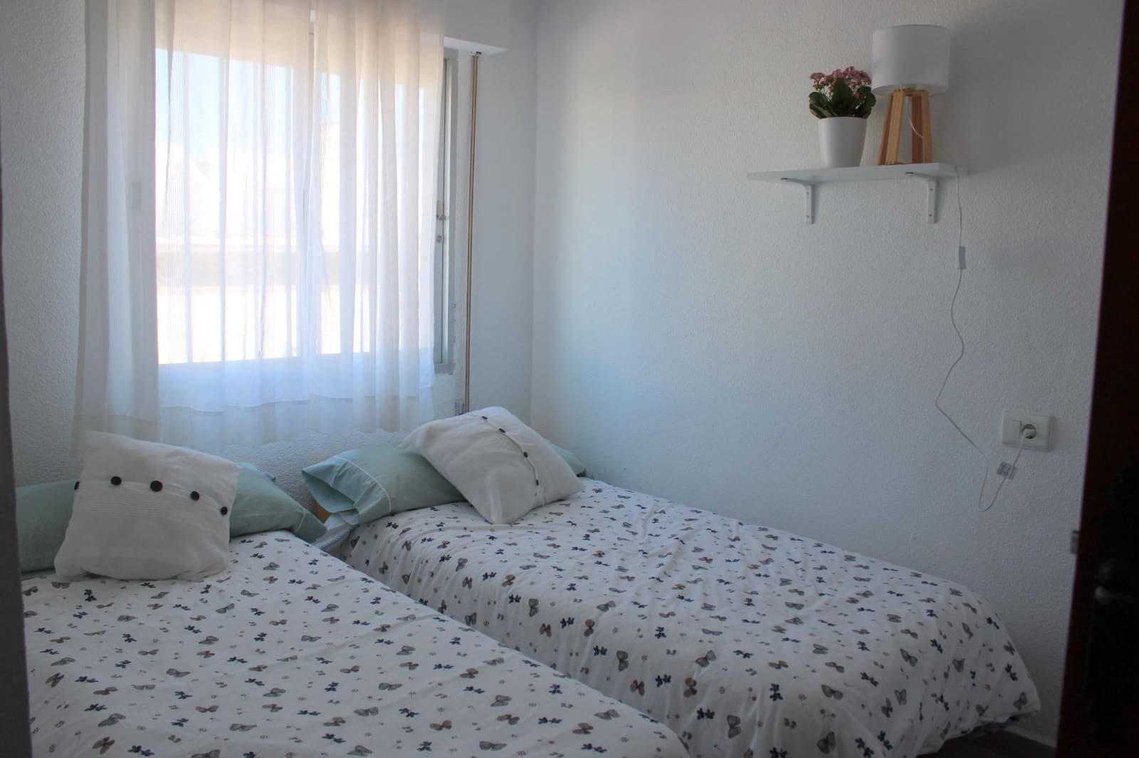 3 soveværelse Villa til leje i Oliva med garage - € 950 (Ref: 8293484)