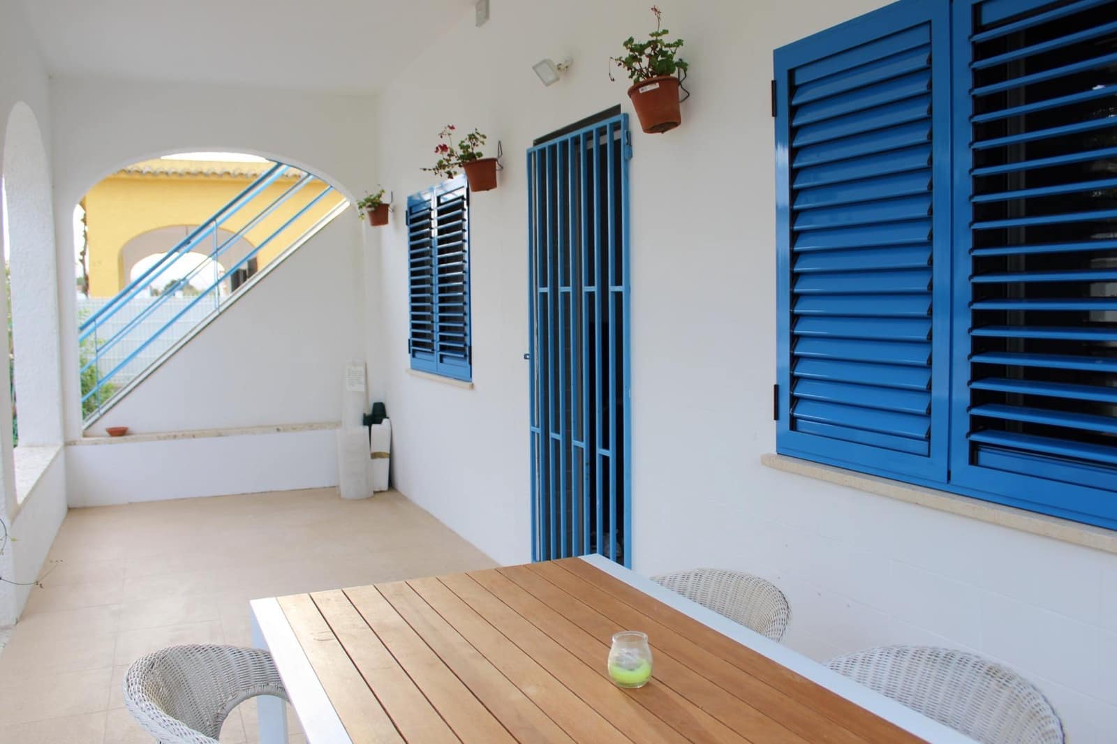 3 soveværelse Villa til leje i Oliva med garage - € 950 (Ref: 8293484)