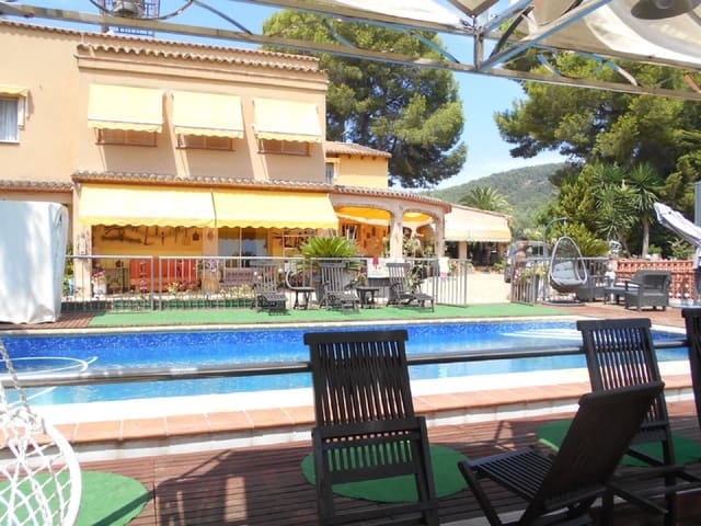 22 sypialnia Willa na sprzedaż w Oliva z basenem - 900 000 € (Ref: 8293487)