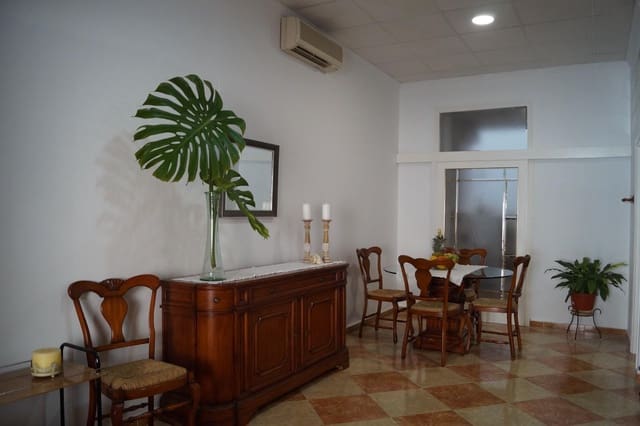 6 bedroom Townhouse for sale in Oliva - € 520,000 (Ref: 8293491)