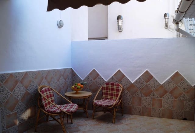 6 bedroom Townhouse for sale in Oliva - € 520,000 (Ref: 8293491)