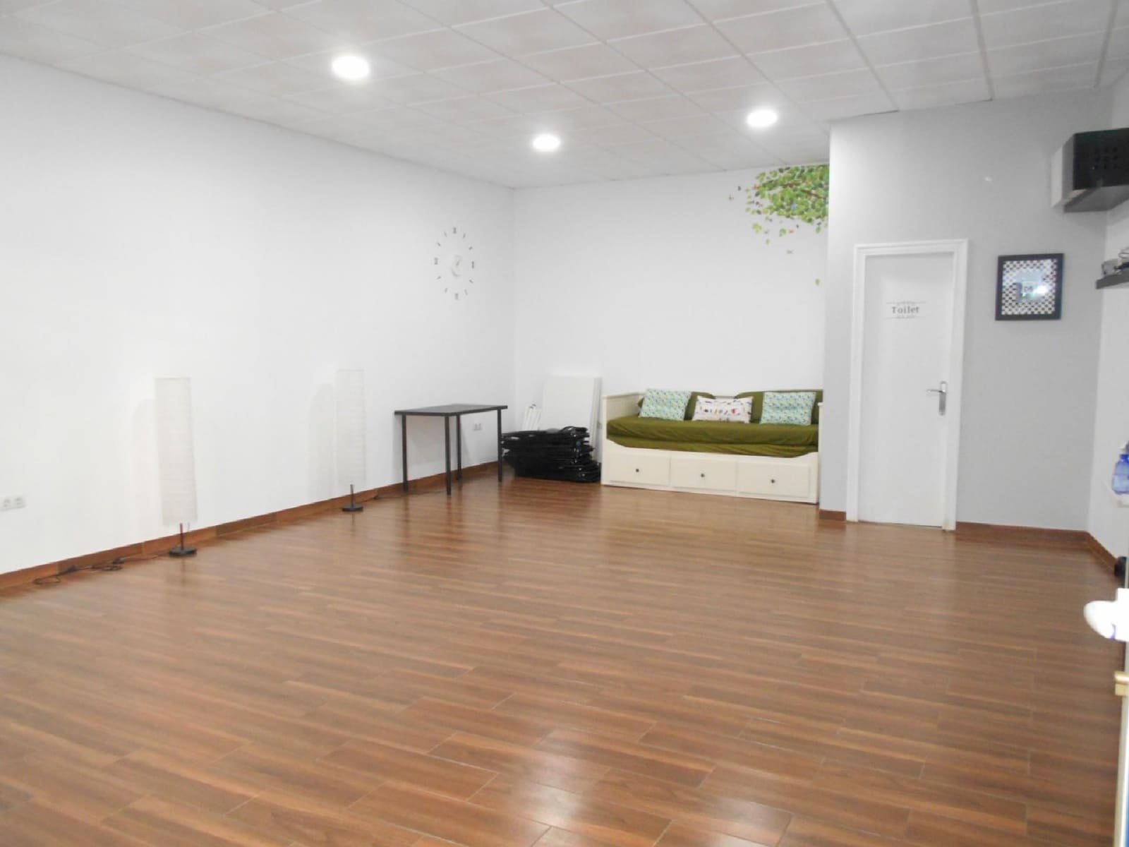 Erhverv til salg i Oliva - € 69.000 (Ref: 8327733)