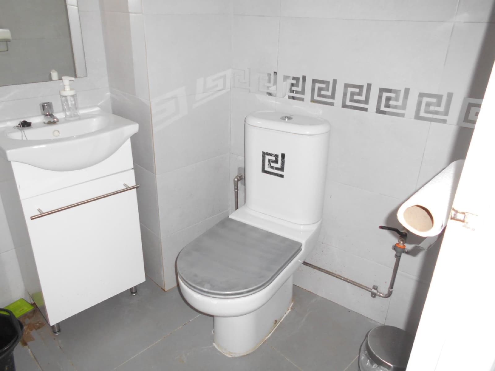 Erhverv til salg i Oliva - € 69.000 (Ref: 8327733)