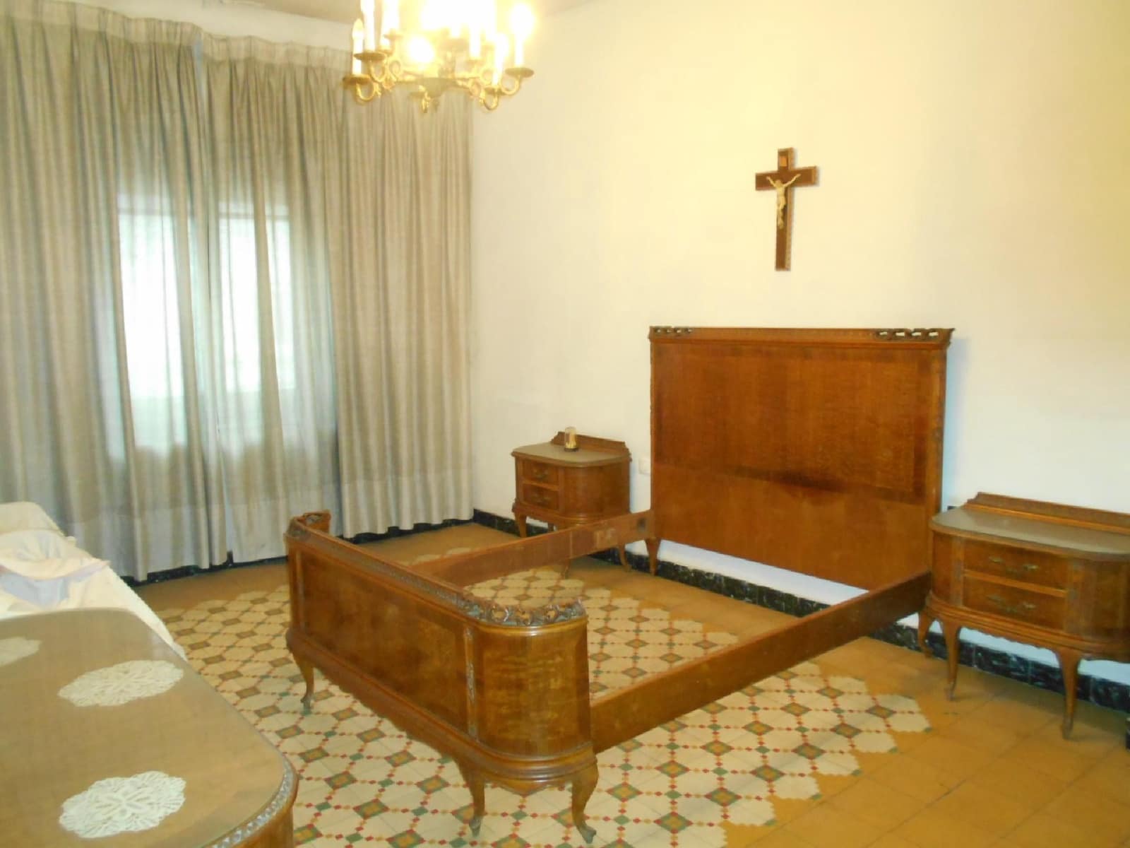 Hotel de 8 habitaciones en Oliva en venta - 220.000 € (Ref: 8327737)