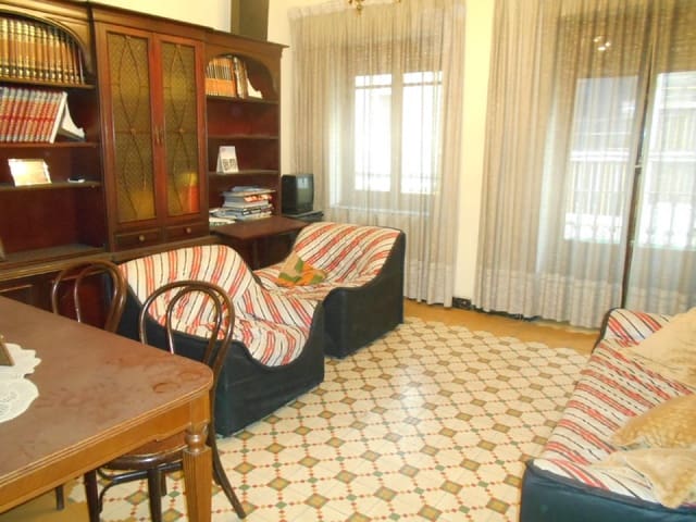 Hotel de 8 habitaciones en Oliva en venta - 220.000 € (Ref: 8327737)
