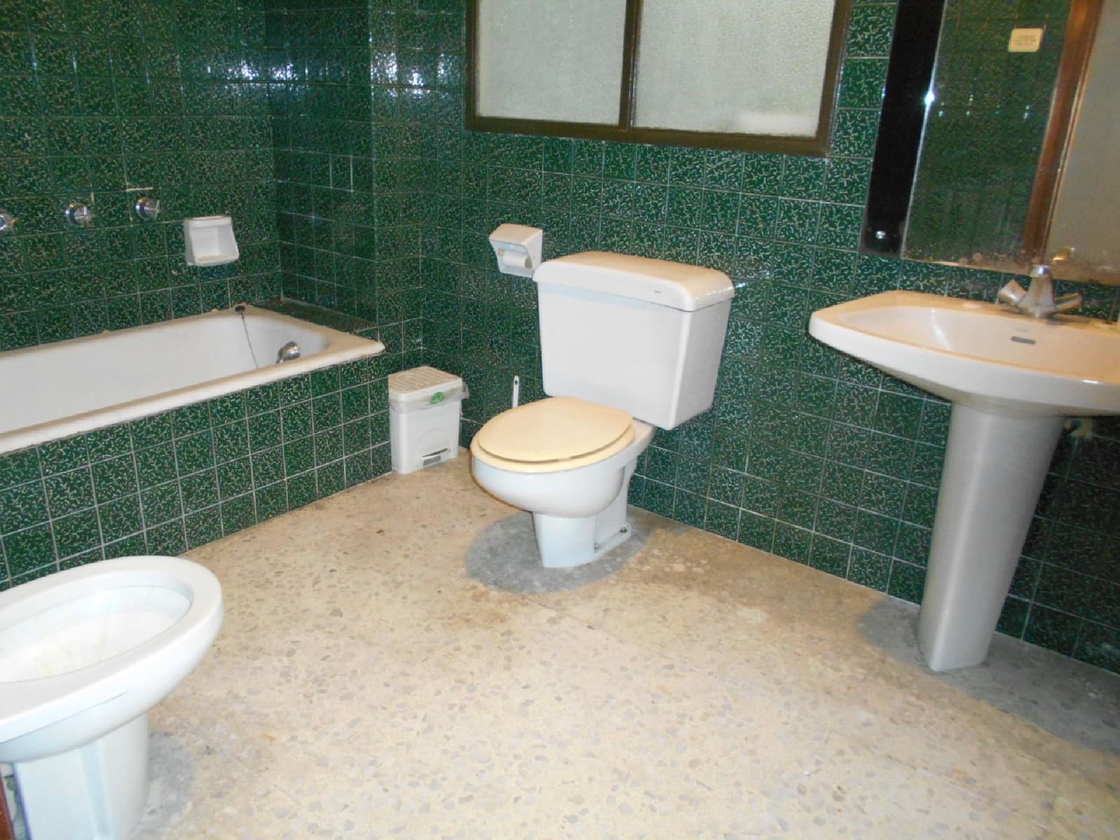 Hotel de 8 habitaciones en Oliva en venta - 220.000 € (Ref: 8327737)