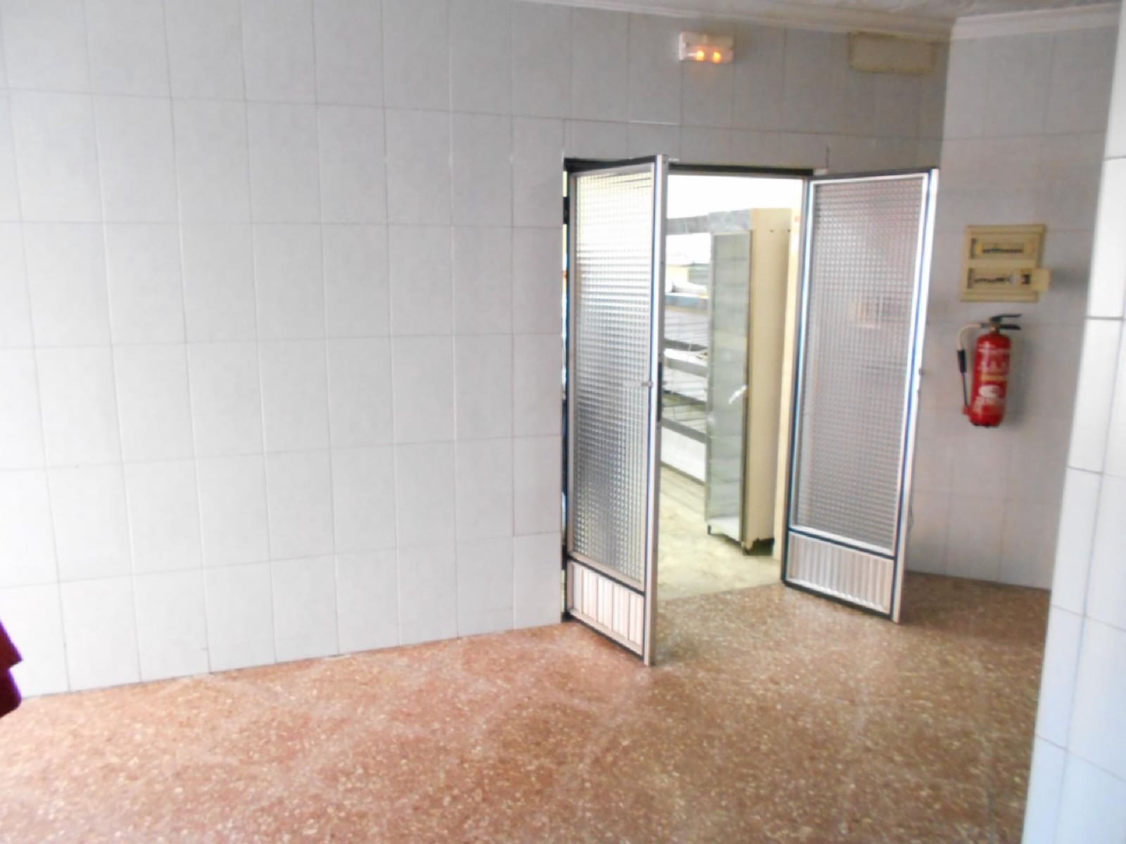 Kaupallinen myytävänä paikassa Oliva - 100 000 € (Ref: 8327738)