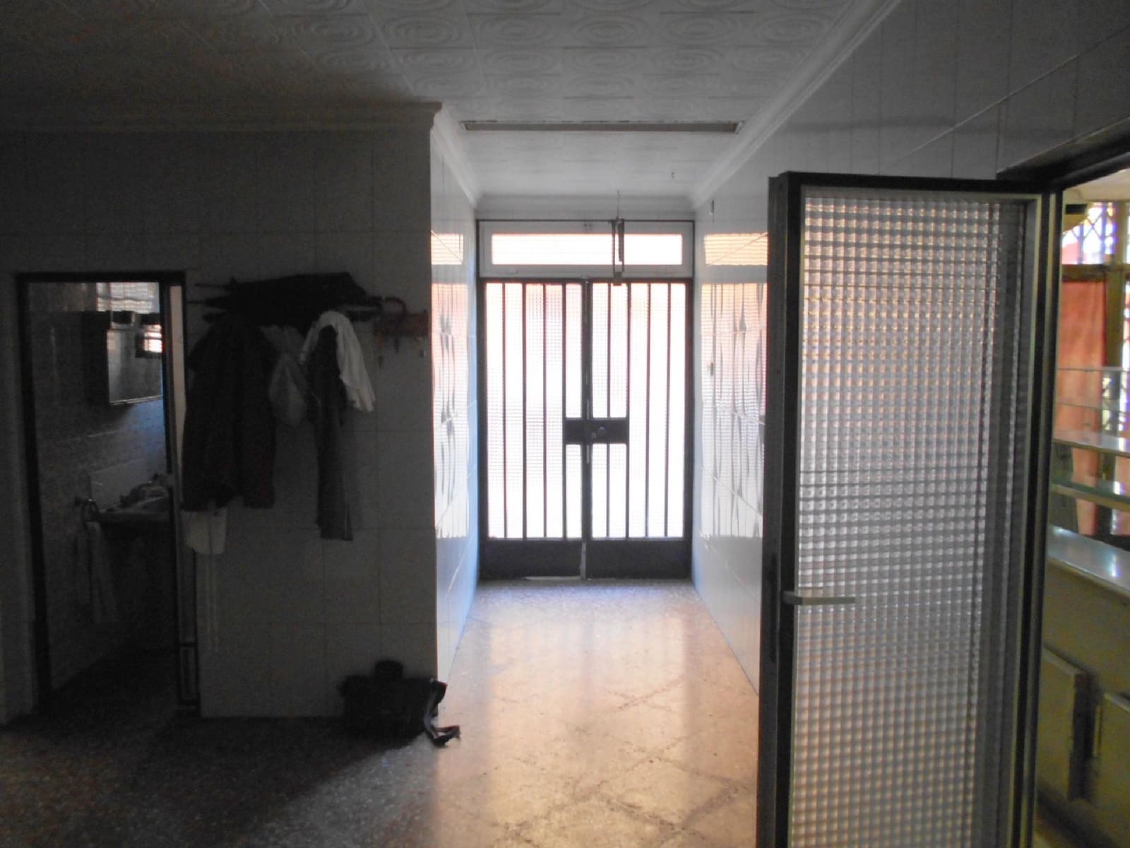 Kaupallinen myytävänä paikassa Oliva - 100 000 € (Ref: 8327738)