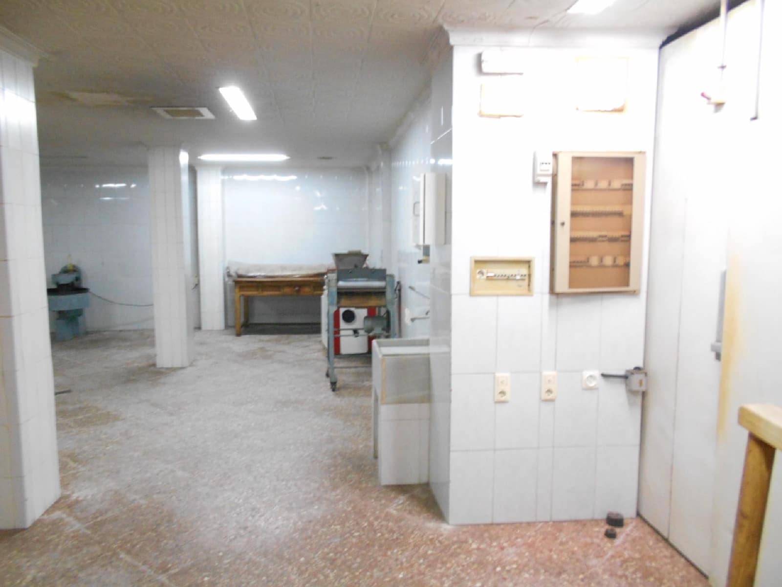 Kaupallinen myytävänä paikassa Oliva - 100 000 € (Ref: 8327738)