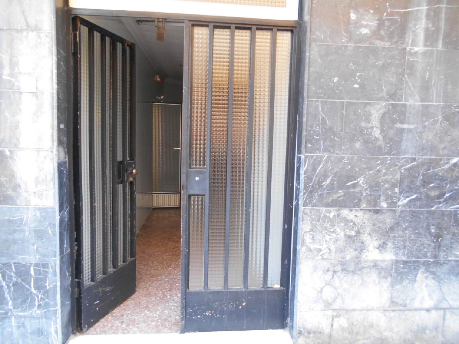 Kaupallinen myytävänä paikassa Oliva - 100 000 € (Ref: 8327738)