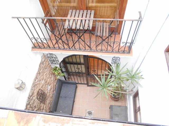 7 bedroom Hotel for sale in Oliva - € 299,000 (Ref: 8327747)
