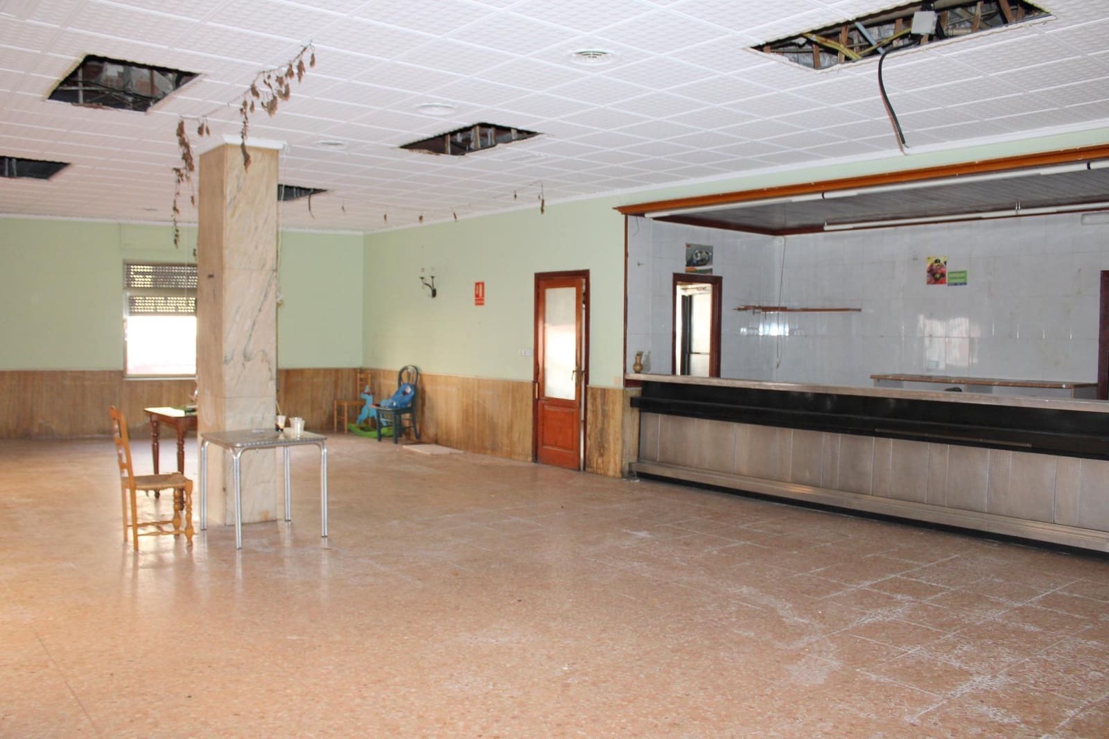 5 chambre Restaurant/Bar à vendre à La Font d'En Carros - 250 000 € (Ref: 8343410)