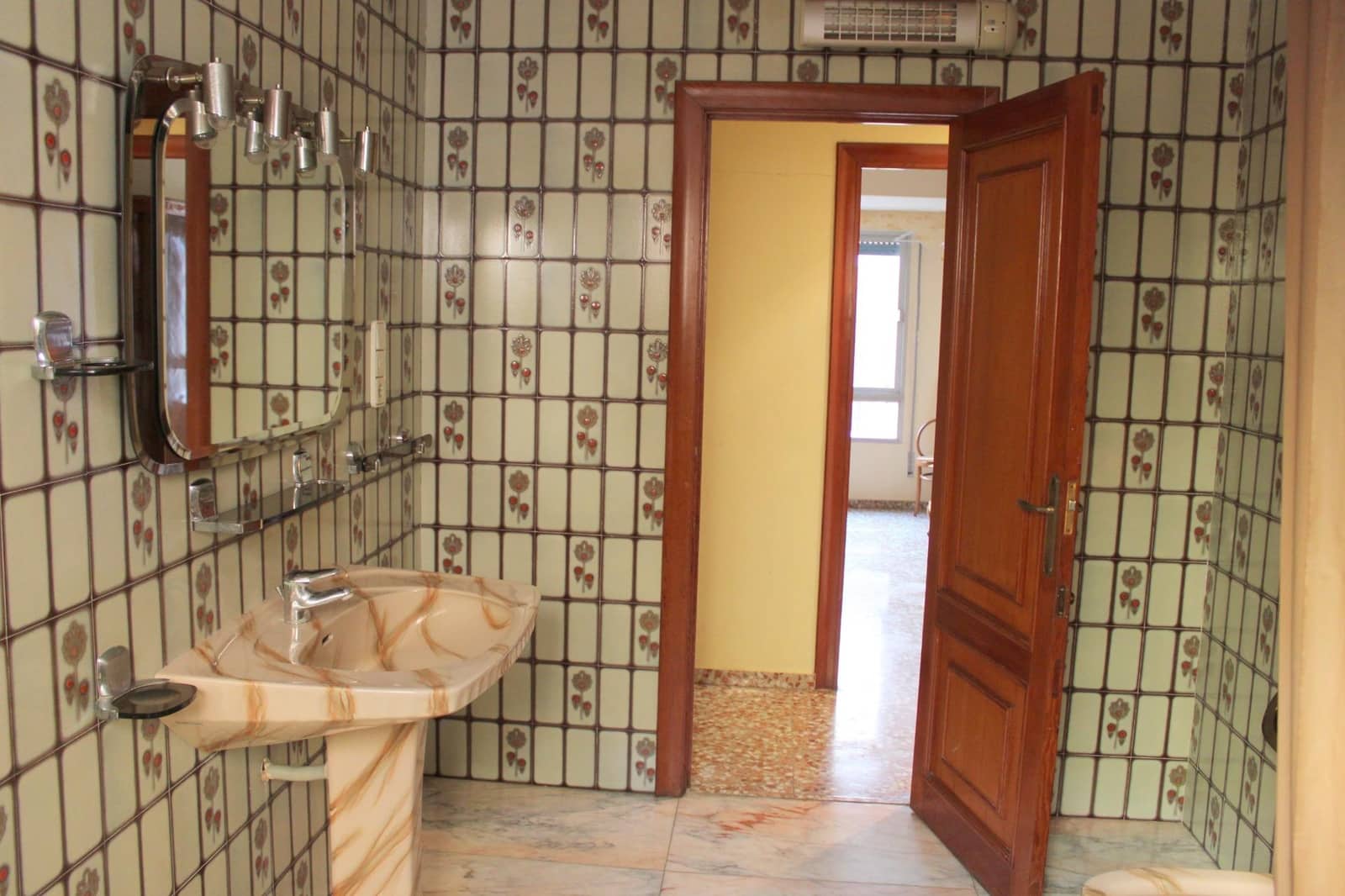 5 chambre Restaurant/Bar à vendre à La Font d'En Carros - 250 000 € (Ref: 8343410)