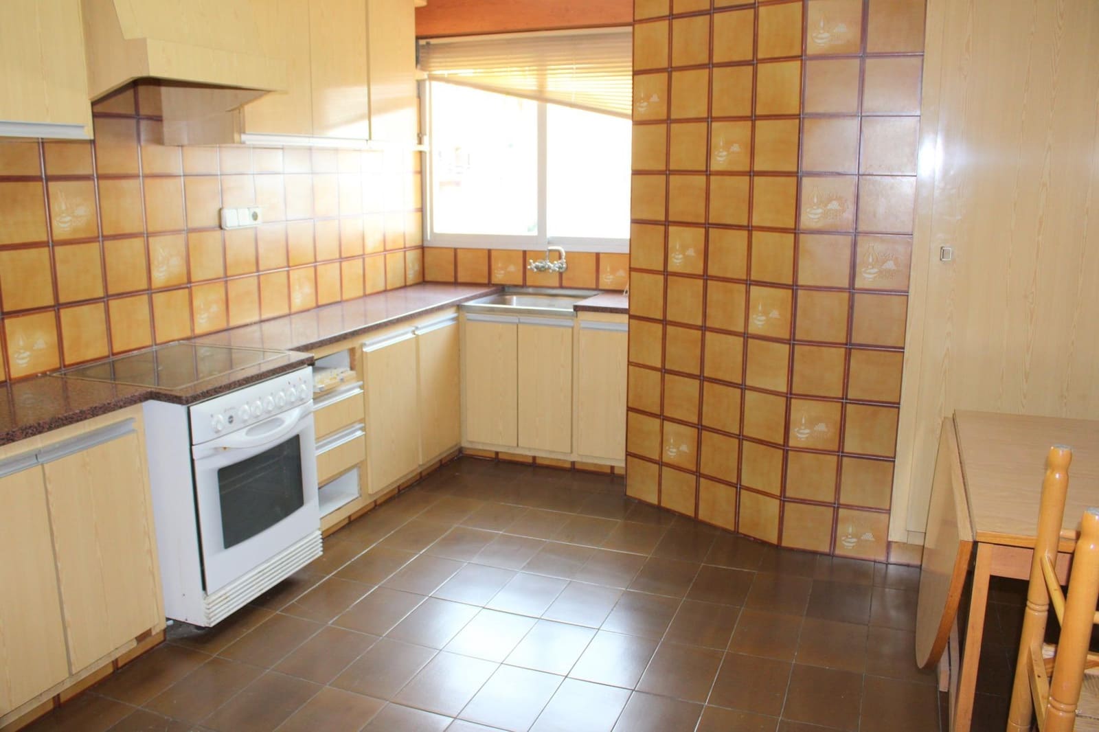 5 chambre Restaurant/Bar à vendre à La Font d'En Carros - 250 000 € (Ref: 8343410)