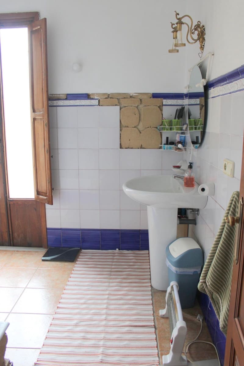 4 bedroom Townhouse for sale in Oliva - € 220,000 (Ref: 8362847)