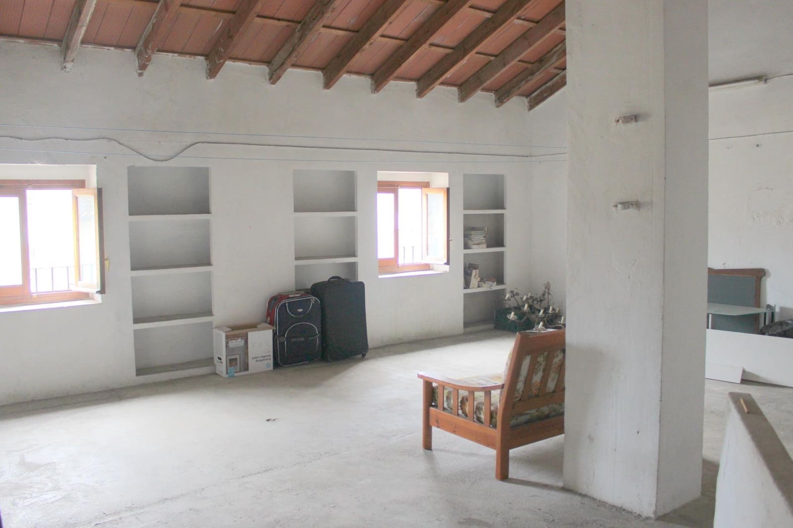 4 bedroom Townhouse for sale in Oliva - € 220,000 (Ref: 8362847)