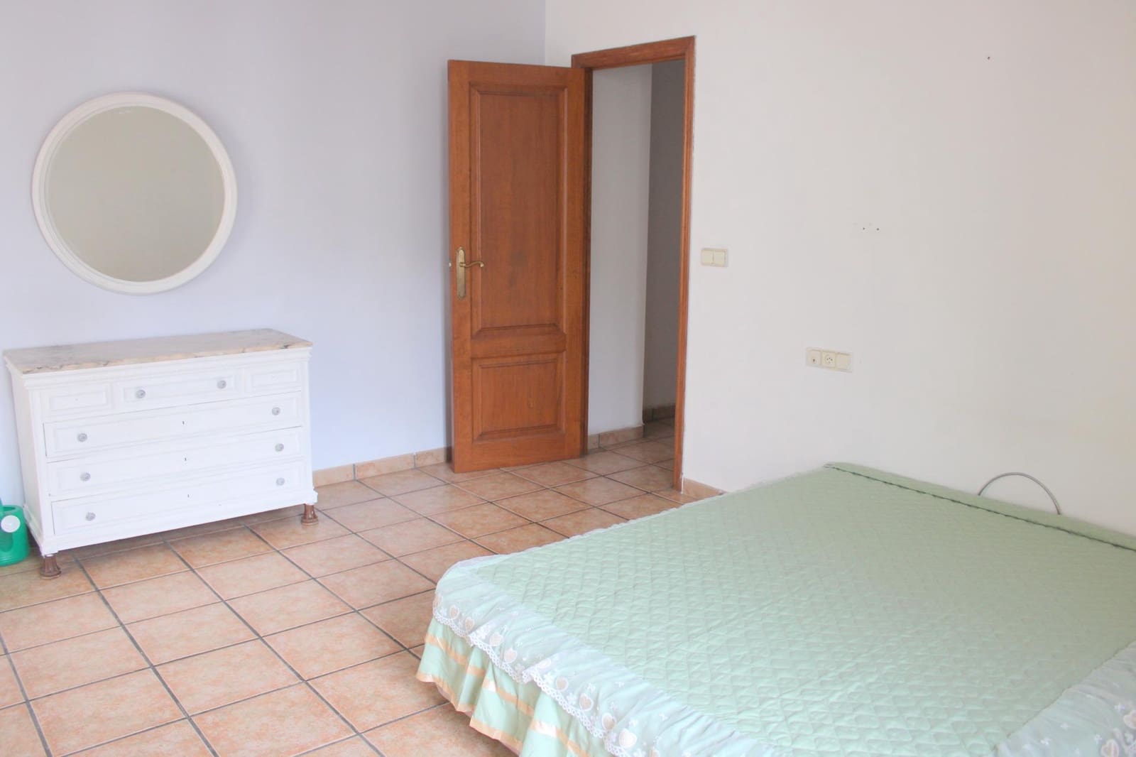 4 bedroom Townhouse for sale in Oliva - € 220,000 (Ref: 8362847)