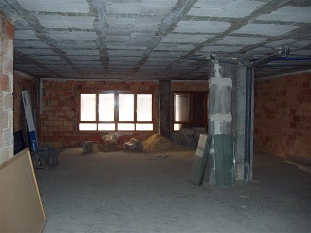 Commerciale in vendita in Oliva - 79.000 € (Rif: 8406876)