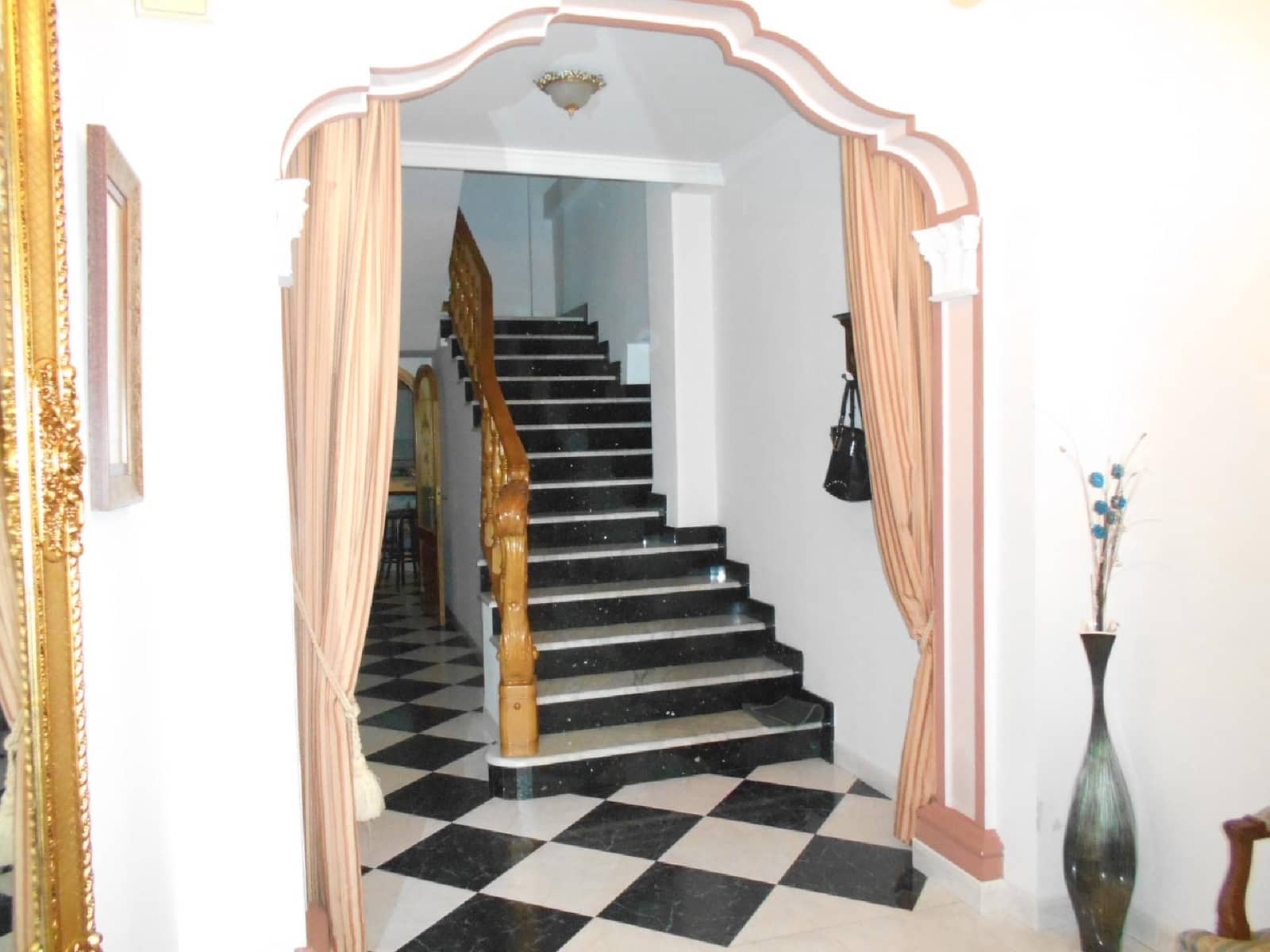 7 sovrum Hus till salu i Oliva med garage - 285 000 € (Ref: 8426348)