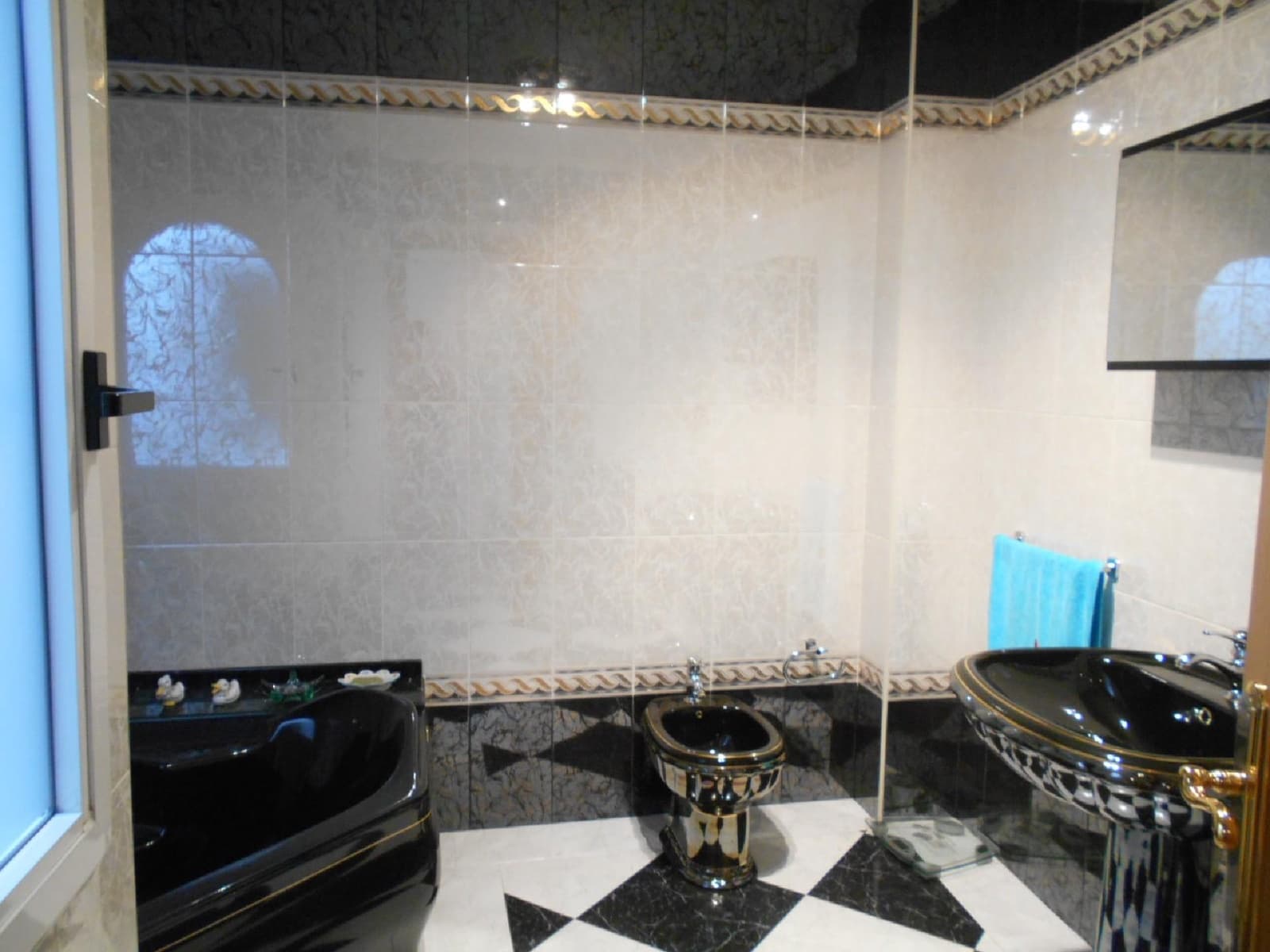 7 sovrum Hus till salu i Oliva med garage - 285 000 € (Ref: 8426348)