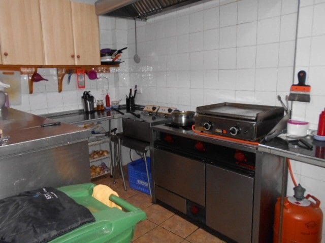 Commerciale in vendita in Oliva - 90.000 € (Rif: 8452578)